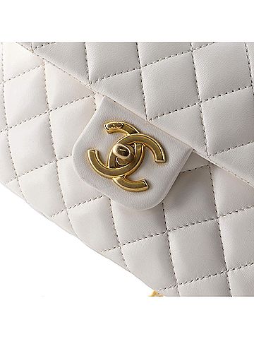 Chanel Coco de Toi Heart Chain Square Flap Bag Quilted Lambskin Small (view 1)