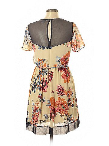 Gucci Luxury Bag e1da5347-7e8e-44ee-8492-0cb76cdf13e3 (view 2)