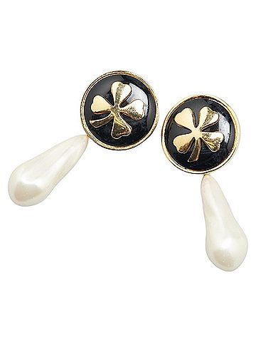 Chanel CHANEL Round Clover Four Leaf Motif Earrings Gold Black Plated Faux Pearl Women's (view 1)