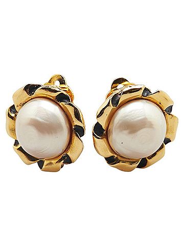 Chanel Chanel earrings, gold plated, with faux pearls, for women. (view 1)
