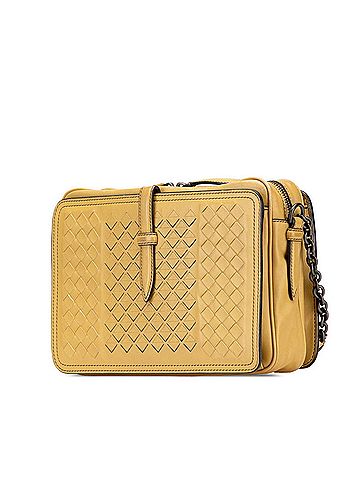 Bottega Veneta Bottega Veneta Intrecciato One-Shoulder Bag in Yellow Leather for Women (view 2)